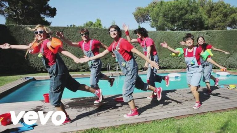 Momentos Inolvidables con Compa&ntilde;eros de Campamento en un Festival