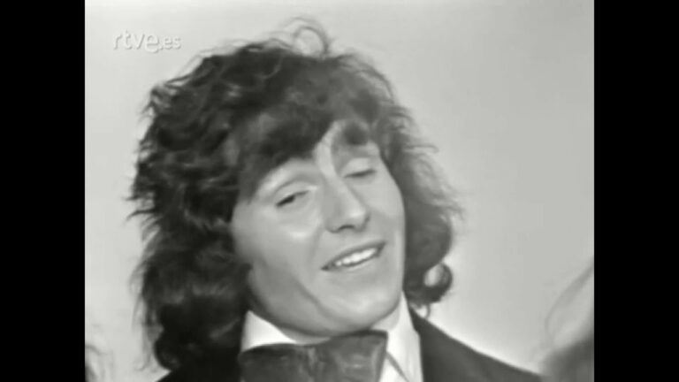 Maxi Vestidos Imperdibles para Brillar en Festivales de Verano