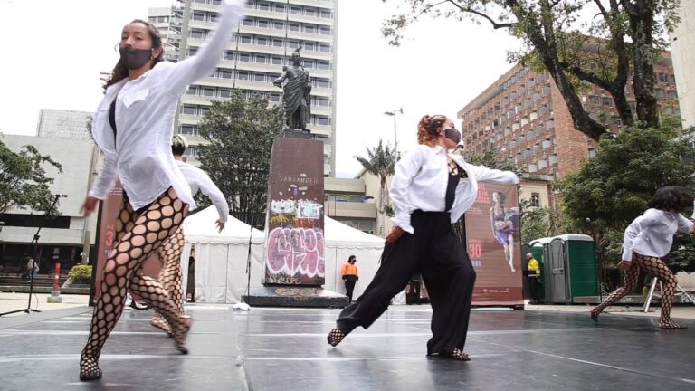 Capturando la Diversi&oacute;n en un Festival de Baile