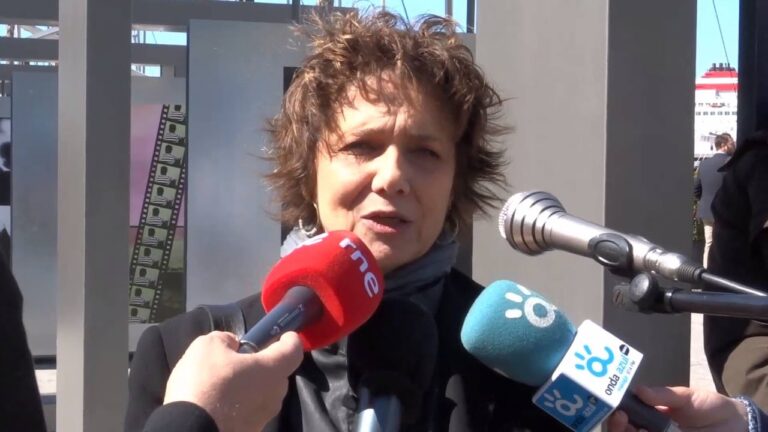 Capturando la Esencia: Enfoque Creativo en Fotograf&iacute;as de Festivales