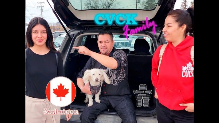 Diversi&oacute;n con Amigos en un Evento Multicultural