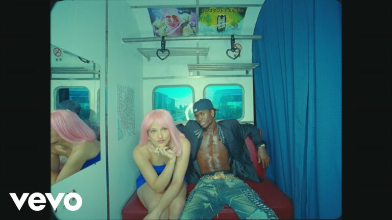 Crop Tops: Esenciales para un Outfit Festivalero