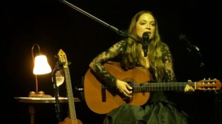 Emociones Desatadas en un Festival al Aire Libre