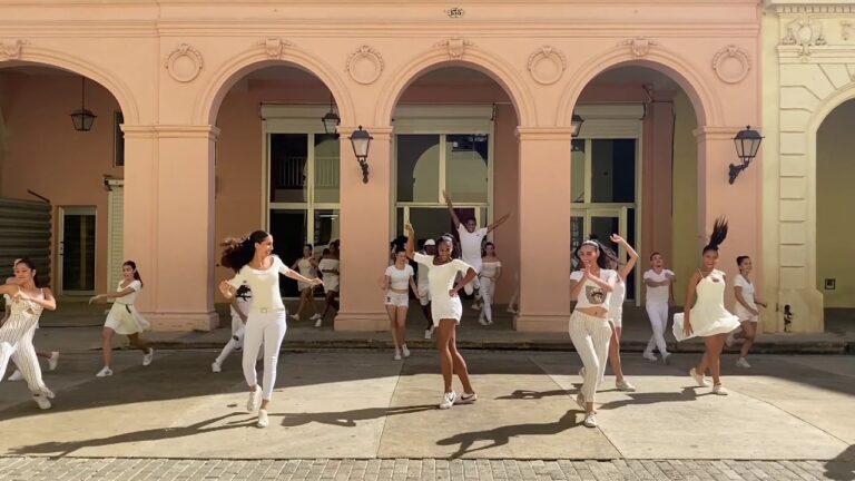 Alegr&iacute;a Contagiosa en Eventos de Danza