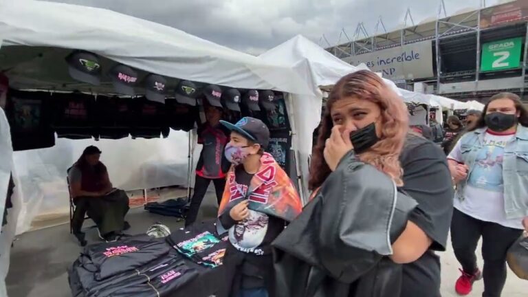 Souvenirs del Festival: Innovaciones en Merchandising