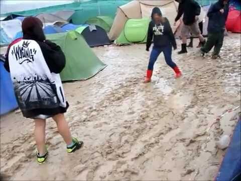 Ambiente Relajado en la Zona de Acampada