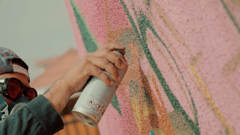 Compa&ntilde;erismo en el Arte Urbano: Una Experiencia con Amigos